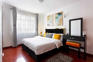 2 habitaciones, tabla de planchar con plancha, wifi y ropa de cama 