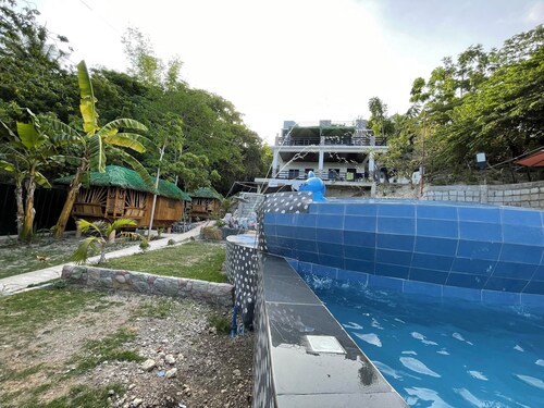 Bethany Point with Whale Shark Pool
