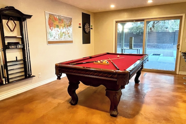Professional Pool Table