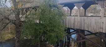 Perfect Couple Get Away or Family Retreat on Hersey River, close to trails.