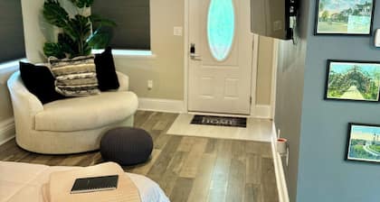 Charming Springfield Hideaway near downtown Jacksonville