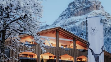 Fassade der Unterkunft – Abend/Nacht