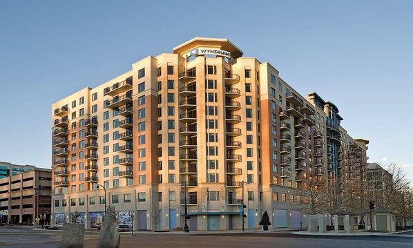 المنشأة من الخارج