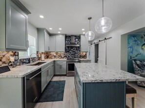 Fridge, microwave, oven, stovetop - Mystic Waters~ Open Ocean Views, Private Pool! (Marathon)