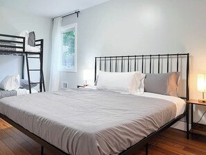 3 多间卧室、熨斗/熨衣板、WiFi、床单