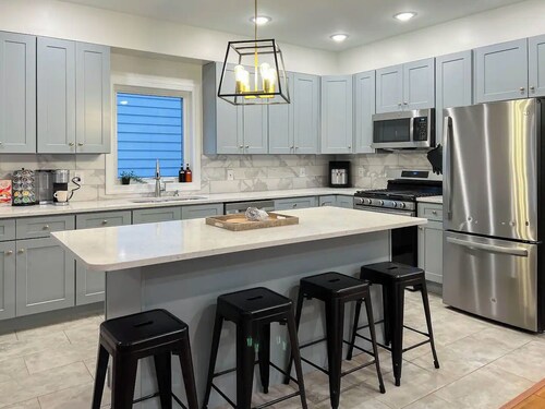 Newly built modern apt with Simple check out near NYC/EWR