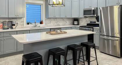 Newly built modern apt with Simple check out near NYC/EWR