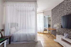 1 chambre, coffres-forts dans les chambres, fer et planche Ă repasser