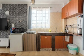 Private kitchen - Sunny Spacious Studio (Nairobi)