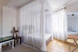 1 chambre, coffres-forts dans les chambres, fer et planche Ă repasser