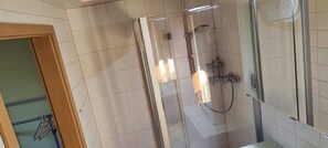 Shower, hair dryer - Home away from Home for up to 6 people (Nordstrand)