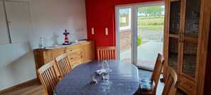 Dining - Home away from Home for up to 6 people (Nordstrand)