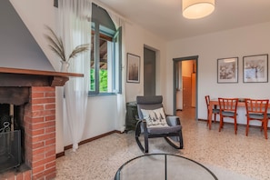 Appartement | Aire de séjour | Téléviseur de 32 po avec télévision numérique