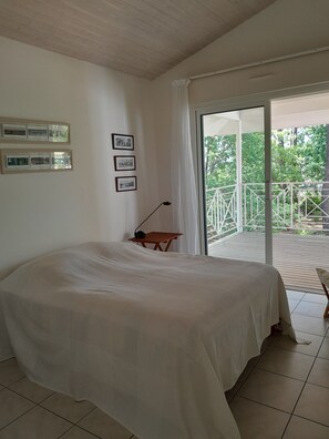 4 bedrooms, iron/ironing board, WiFi - Villa 10 Personnes en Bordure du Lac. Les Animaux ne Sont pas Acceptés (Lacanau)