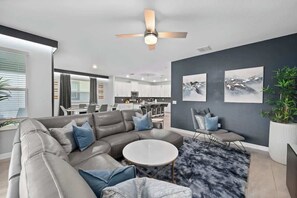 Télévision, jeux vidéo, lecteur de DVD, livres