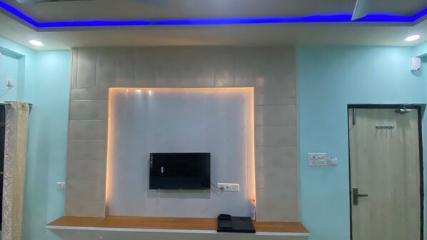 Interior - My property is in the middle of Kashi, Kashi Vishwanath temple is 1.5km away (Varanasi)