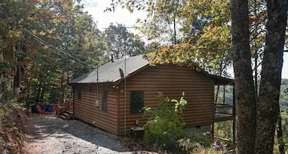 Peaceful Mtn Escape - Hot Tub Trails - Pet Friendly