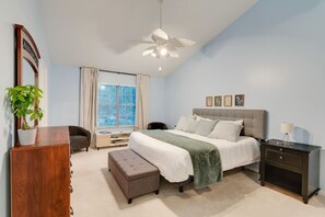 3 bedrooms, desk, iron/ironing board, travel crib