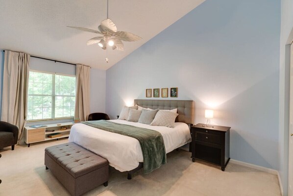 3 bedrooms, desk, iron/ironing board, travel crib