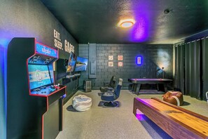 Spielezimmer