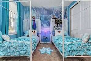 8 室のベッドルーム、アイロン / アイロン台、インターネット、ベッドシーツ