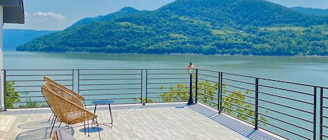 Standard Penthouse, River View | Terrace/patio