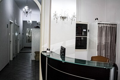 Apartment 6 bedrooms and 6 bathrooms