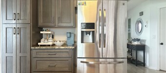 Relaxing pet-friendly house with a heated pool near Beaches, Golf & Dining!