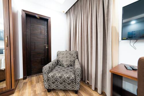 In-room safe, desk, iron/ironing board, free WiFi