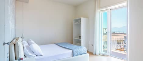 Apartment | 2 bedrooms, iron/ironing board, cribs/infant beds, free WiFi