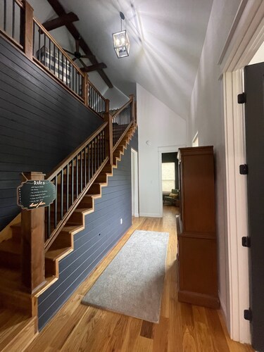 Charming farmhouse, quiet country home, perfect for family getaway in cozy Ovalo