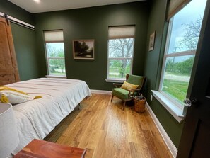 3 chambres, fer et planche à repasser, lit parapluie, Wi-Fi gratuit