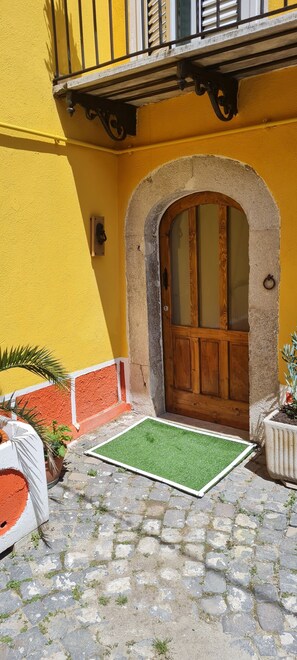 Uklassifisert bilde, 2 av 64, knapp