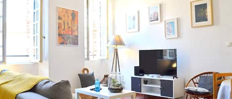 Téléviseur connecté, livres