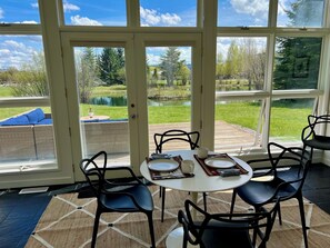 Dining - Stunning 4 Bedroom in Wilson WY with Teton Views.  Long Term Rental. (Wilson)
