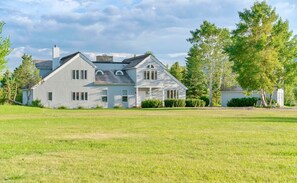 Exterior - Stunning 4 Bedroom in Wilson WY with Teton Views.  Long Term Rental. (Wilson)