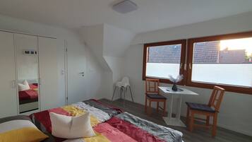 3 多间卧室、旅行婴儿床、WiFi、床单
