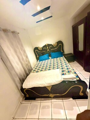 2 makuuhuonetta, silitysrauta/-lauta, ilmainen Wi-Fi, vuodevaatteet