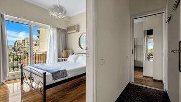 2 bedrooms, desk, iron/ironing board, WiFi