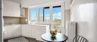 Bright Central Apartment with Splendid sea view! 