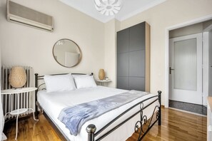 2 habitaciones, escritorio, tabla de planchar con plancha y wifi 
