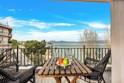 Bright Central Apartment with Splendid sea view! 