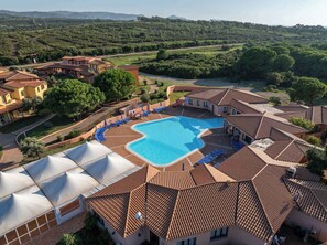 Pool - Holiday apartment with terrace and communal pool (Lu Lamoni)