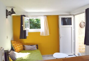 1 bedroom, iron/ironing board, free WiFi, bed sheets