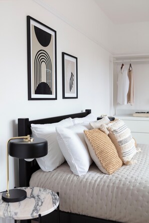 3 Schlafzimmer, Schreibtisch, Bügeleisen/Bügelbrett, Reisekinderbett