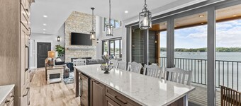 Luxury Lakefront 4BR w/ Beach