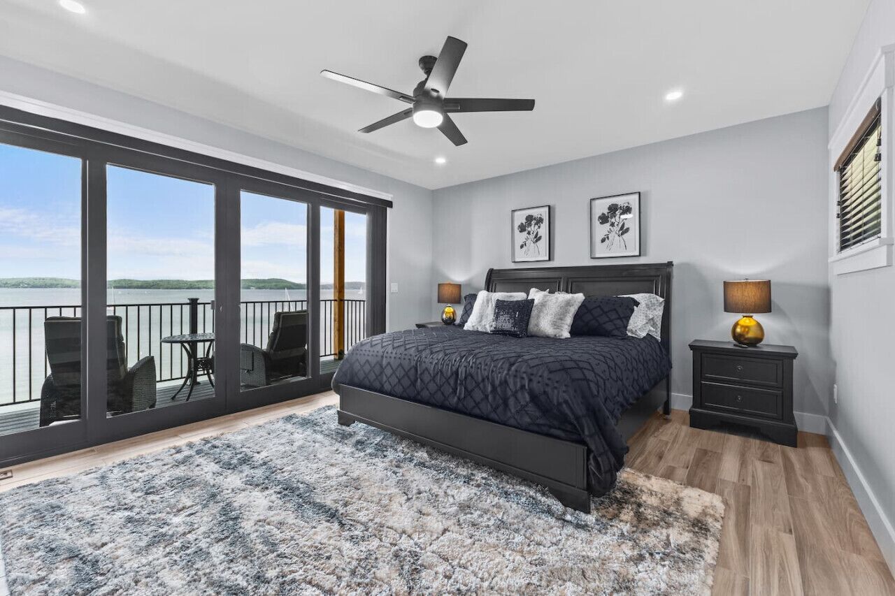 4 bedrooms, desk, iron/ironing board, travel crib