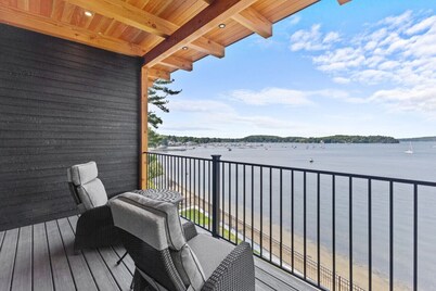 Luxury Lakefront 4BR w/ Beach