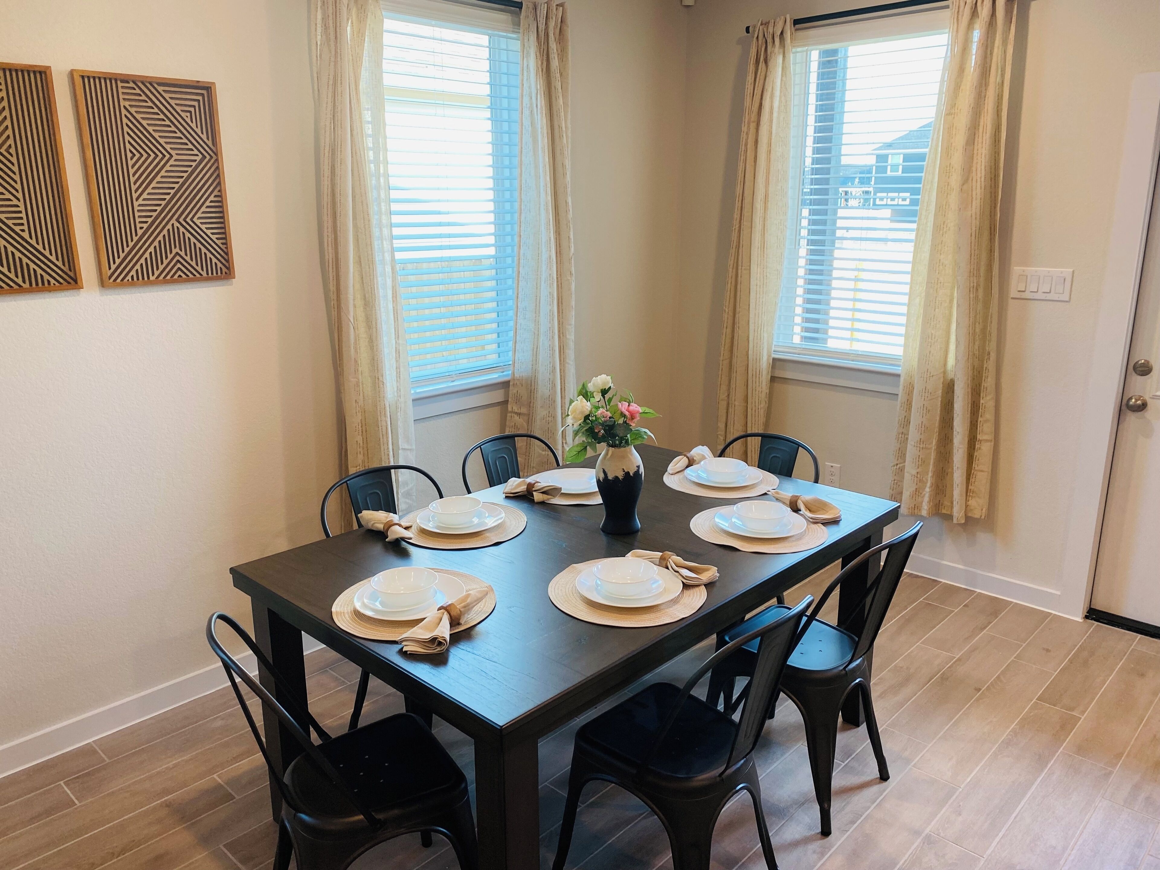 4B brand new house at the center of Hutto. 
