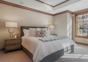 3 bedrooms, desk, free WiFi, bed sheets
